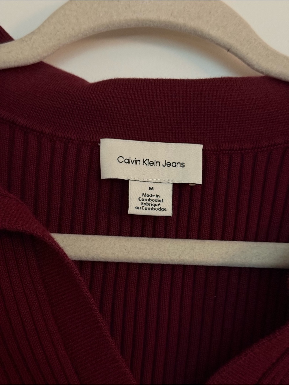 Calvin Klein Jeans Short-Sleeve Ribbed Polo Top in Burgundy - Picture 3 of 3